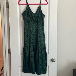 Hunter green floral dress by Lulus. Never worn.